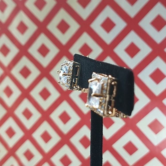 Rose Gold tone rhinestone clip-on earrings - Picture 3 of 4